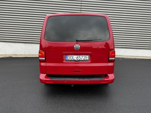 Червоний Фольксваген Мультиван, об'ємом двигуна 2 л та пробігом 203 тис. км за 8750 $, фото 9 на Automoto.ua