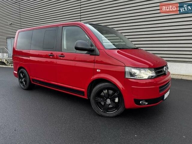 Червоний Фольксваген Мультиван, об'ємом двигуна 1.98 л та пробігом 203 тис. км за 26000 $, фото 3 на Automoto.ua