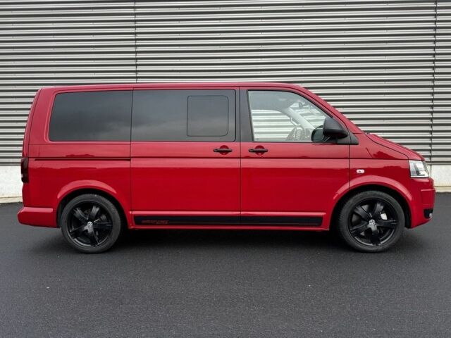 Червоний Фольксваген Мультиван, об'ємом двигуна 2 л та пробігом 203 тис. км за 8500 $, фото 6 на Automoto.ua