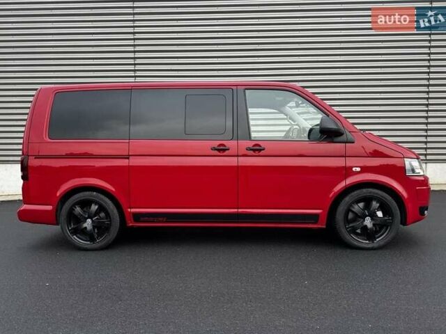 Червоний Фольксваген Мультиван, об'ємом двигуна 1.98 л та пробігом 203 тис. км за 26000 $, фото 6 на Automoto.ua
