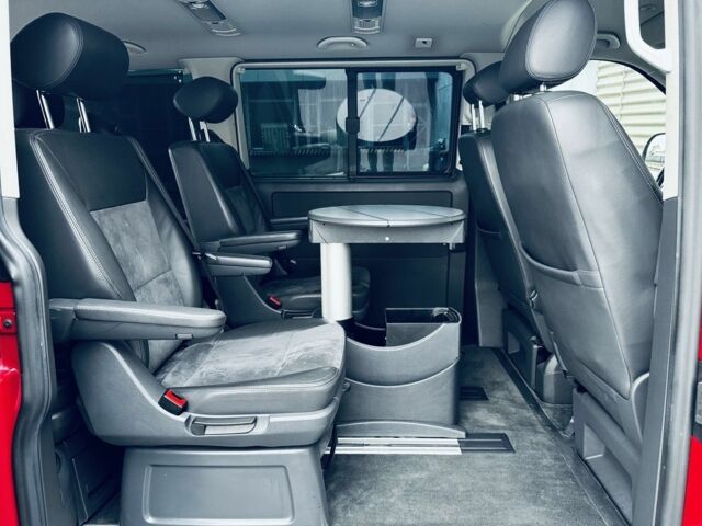 Червоний Фольксваген Мультиван, об'ємом двигуна 2 л та пробігом 203 тис. км за 8750 $, фото 16 на Automoto.ua