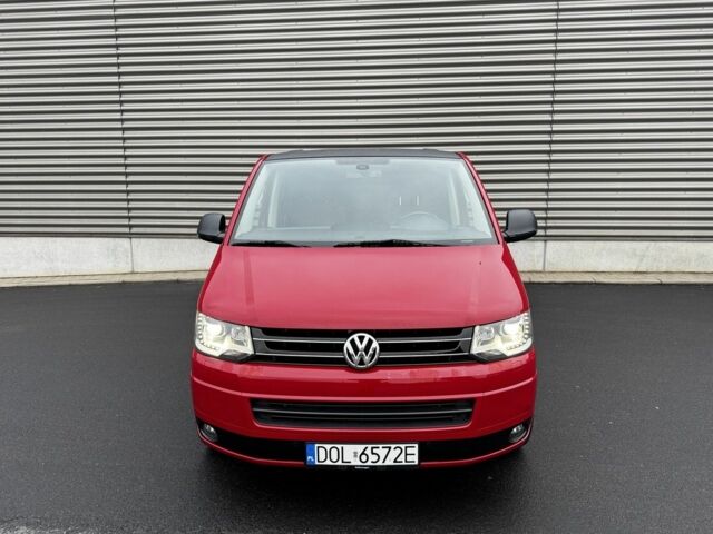 Червоний Фольксваген Мультиван, об'ємом двигуна 2 л та пробігом 203 тис. км за 8750 $, фото 1 на Automoto.ua