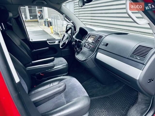 Червоний Фольксваген Мультиван, об'ємом двигуна 1.98 л та пробігом 203 тис. км за 26000 $, фото 19 на Automoto.ua