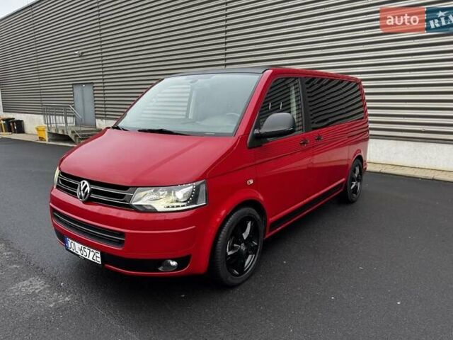Червоний Фольксваген Мультиван, об'ємом двигуна 1.98 л та пробігом 203 тис. км за 26000 $, фото 2 на Automoto.ua