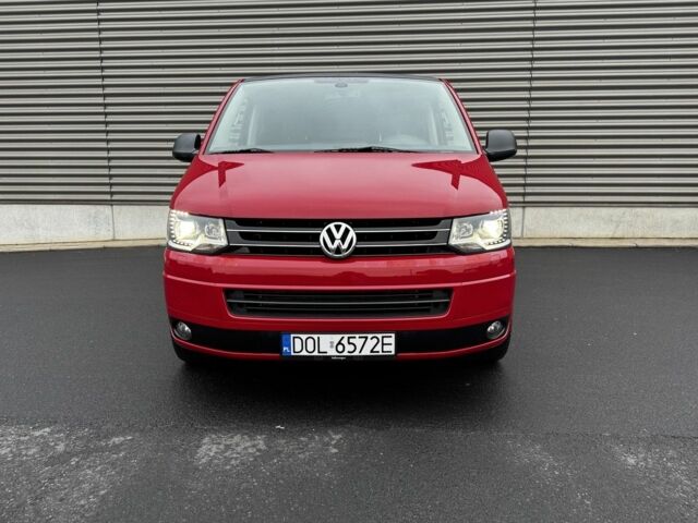 Червоний Фольксваген Мультиван, об'ємом двигуна 2 л та пробігом 203 тис. км за 8750 $, фото 4 на Automoto.ua