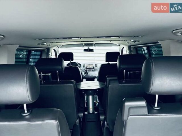 Червоний Фольксваген Мультиван, об'ємом двигуна 1.98 л та пробігом 203 тис. км за 26000 $, фото 21 на Automoto.ua