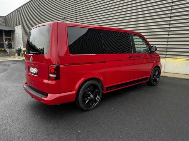 Червоний Фольксваген Мультиван, об'ємом двигуна 2 л та пробігом 203 тис. км за 8750 $, фото 10 на Automoto.ua