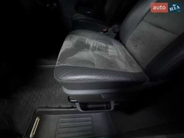 Фольксваген Мультиван, об'ємом двигуна 2 л та пробігом 100 тис. км за 35900 $, фото 11 на Automoto.ua