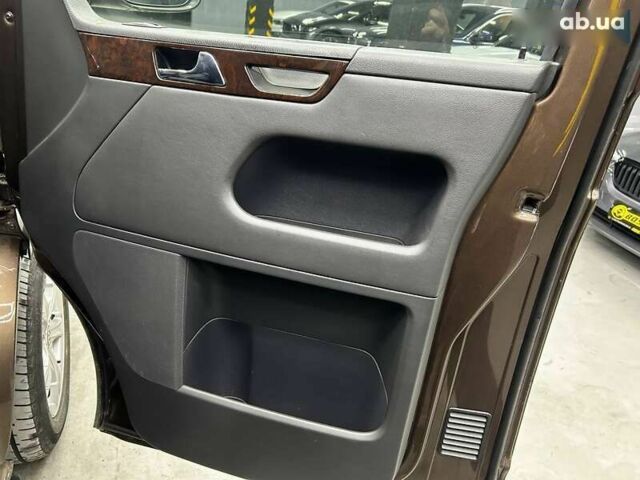 Фольксваген Мультиван, объемом двигателя 2 л и пробегом 240 тыс. км за 33500 $, фото 19 на Automoto.ua