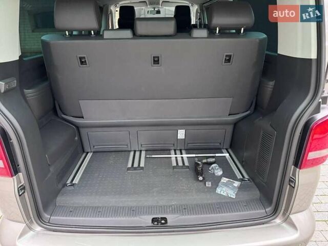 Фольксваген Мультиван, об'ємом двигуна 2 л та пробігом 100 тис. км за 35900 $, фото 15 на Automoto.ua