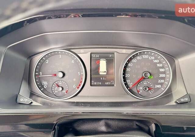 Фольксваген Мультиван, объемом двигателя 1.97 л и пробегом 117 тыс. км за 62000 $, фото 20 на Automoto.ua