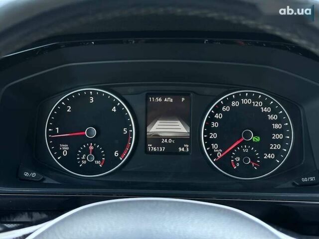 Фольксваген Мультиван, объемом двигателя 0 л и пробегом 176 тыс. км за 46300 $, фото 29 на Automoto.ua