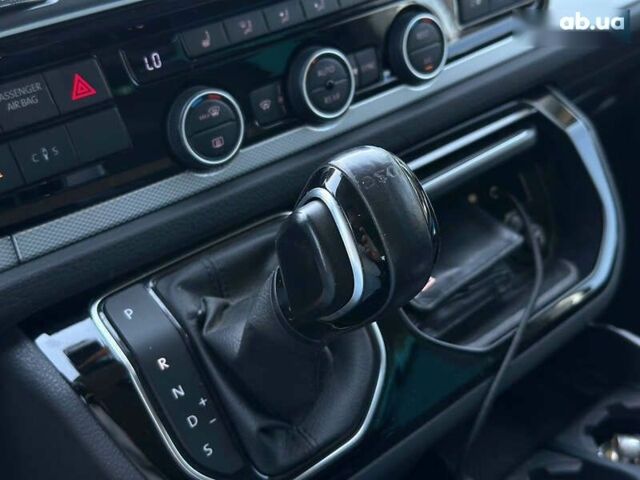 Фольксваген Мультиван, объемом двигателя 0 л и пробегом 176 тыс. км за 46300 $, фото 4 на Automoto.ua