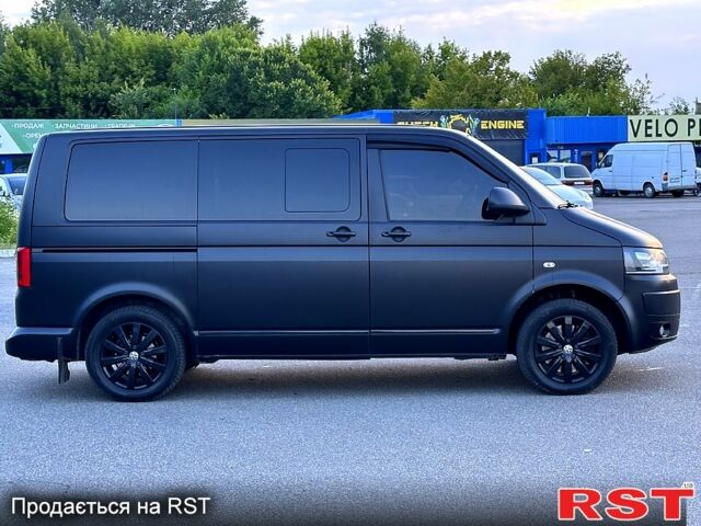 Фольксваген Мультиван, объемом двигателя 2 л и пробегом 250 тыс. км за 21500 $, фото 1 на Automoto.ua