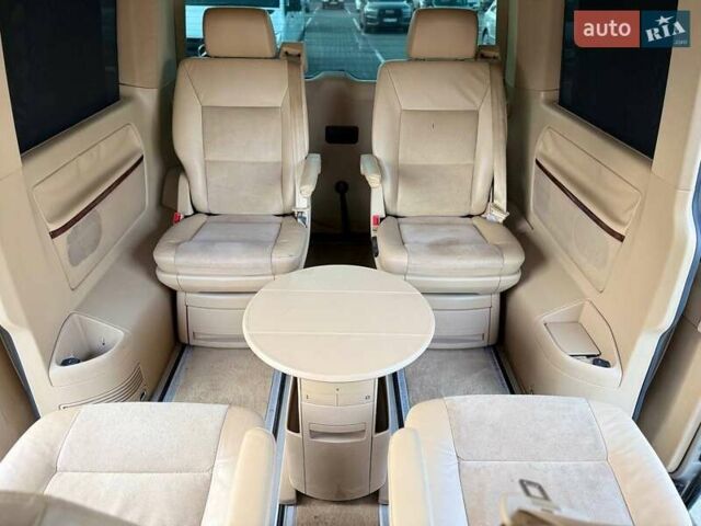 Жовтий Фольксваген Мультиван, об'ємом двигуна 2.5 л та пробігом 370 тис. км за 10999 $, фото 28 на Automoto.ua