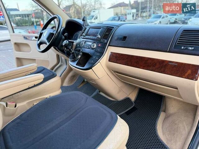 Жовтий Фольксваген Мультиван, об'ємом двигуна 2.5 л та пробігом 370 тис. км за 10999 $, фото 30 на Automoto.ua