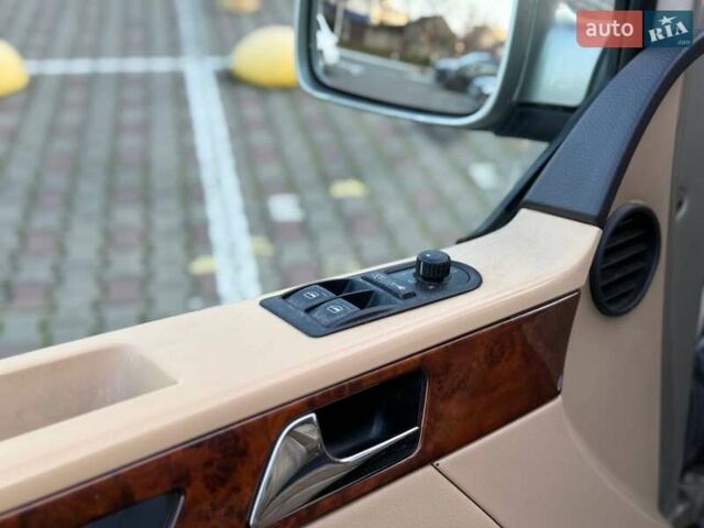 Жовтий Фольксваген Мультиван, об'ємом двигуна 2.5 л та пробігом 370 тис. км за 10999 $, фото 10 на Automoto.ua