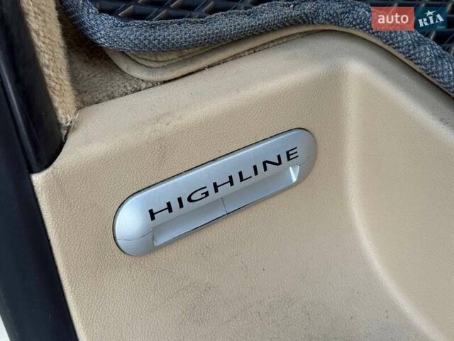 Жовтий Фольксваген Мультиван, об'ємом двигуна 2.5 л та пробігом 370 тис. км за 10999 $, фото 19 на Automoto.ua