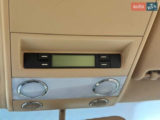 Жовтий Фольксваген Мультиван, об'ємом двигуна 2.5 л та пробігом 370 тис. км за 10999 $, фото 21 на Automoto.ua