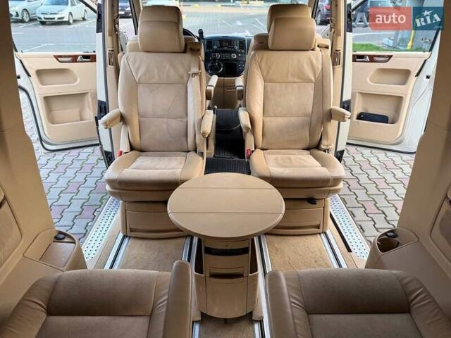 Жовтий Фольксваген Мультиван, об'ємом двигуна 2.5 л та пробігом 370 тис. км за 10999 $, фото 23 на Automoto.ua