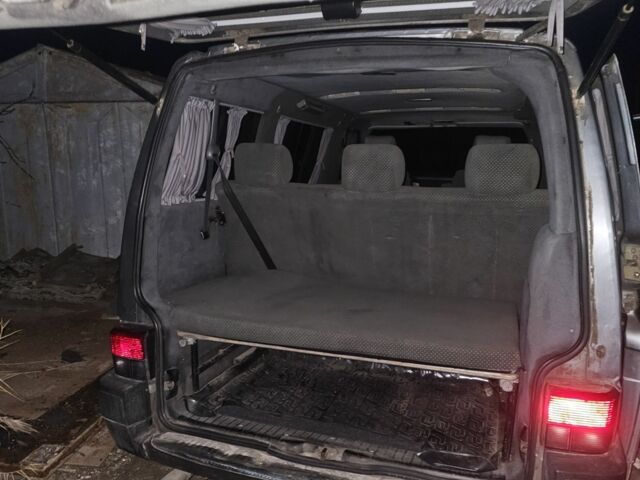 Серый Фольксваген Мультиван, объемом двигателя 0 л и пробегом 500 тыс. км за 8000 $, фото 3 на Automoto.ua