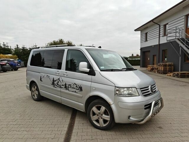 Серый Фольксваген Мультиван, объемом двигателя 2.5 л и пробегом 270 тыс. км за 4200 $, фото 1 на Automoto.ua