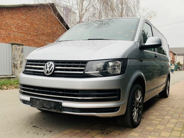 Серый Фольксваген Мультиван, объемом двигателя 2 л и пробегом 164 тыс. км за 32900 $, фото 1 на Automoto.ua