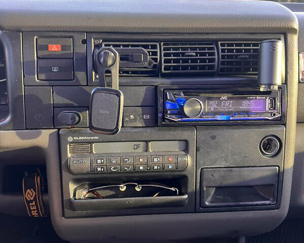 Фольксваген Мультиван 1997 у Хмельницькому на Automoto.ua Сірий Фольксваген Мультиван, об'ємом двигуна 2.5 л та пробігом 498 тис. км за 9300 $, фото 8 на Automoto.ua