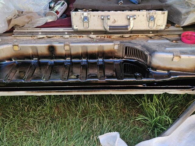 Сірий Фольксваген Мультиван, об'ємом двигуна 2.5 л та пробігом 420 тис. км за 12000 $, фото 5 на Automoto.ua