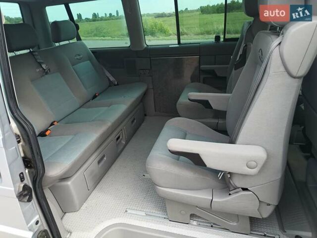 Серый Фольксваген Мультиван, объемом двигателя 2.46 л и пробегом 514 тыс. км за 10900 $, фото 11 на Automoto.ua