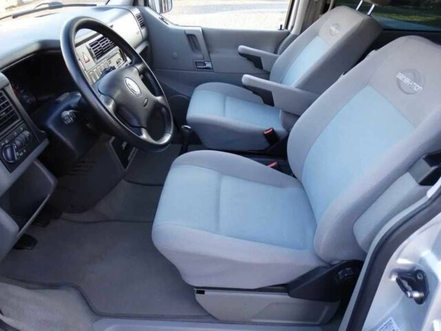 Сірий Фольксваген Мультиван, об'ємом двигуна 2.5 л та пробігом 272 тис. км за 3500 $, фото 12 на Automoto.ua