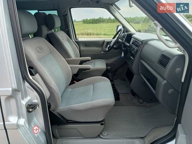 Серый Фольксваген Мультиван, объемом двигателя 2.46 л и пробегом 514 тыс. км за 10900 $, фото 8 на Automoto.ua