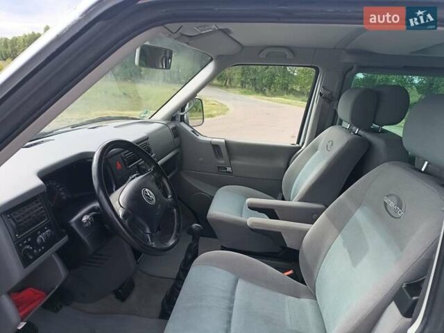 Серый Фольксваген Мультиван, объемом двигателя 2.46 л и пробегом 514 тыс. км за 10900 $, фото 5 на Automoto.ua
