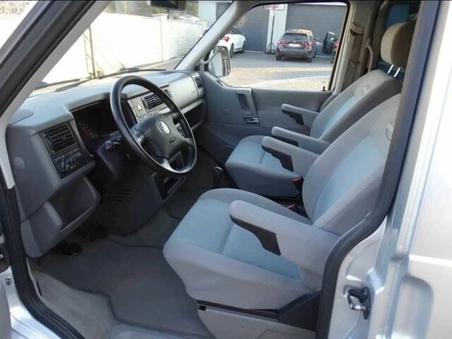 Сірий Фольксваген Мультиван, об'ємом двигуна 2.5 л та пробігом 272 тис. км за 3500 $, фото 9 на Automoto.ua