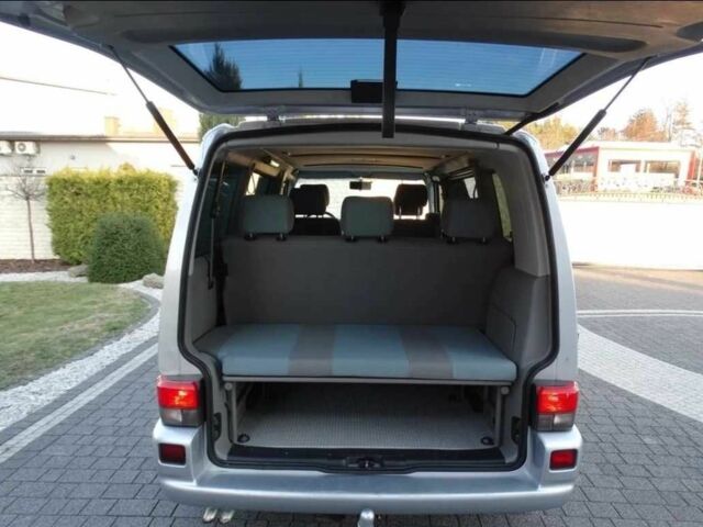 Сірий Фольксваген Мультиван, об'ємом двигуна 2.5 л та пробігом 272 тис. км за 3500 $, фото 4 на Automoto.ua