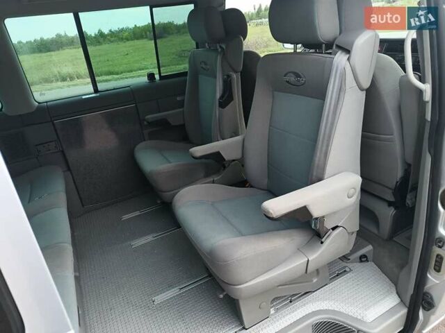 Серый Фольксваген Мультиван, объемом двигателя 2.46 л и пробегом 514 тыс. км за 10900 $, фото 9 на Automoto.ua