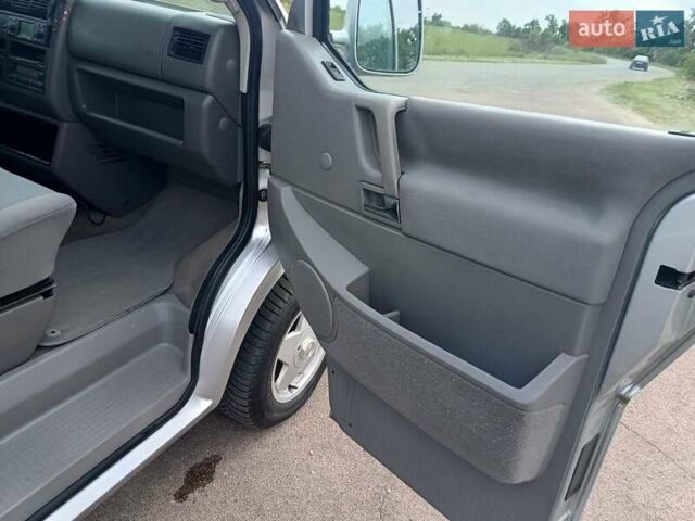 Серый Фольксваген Мультиван, объемом двигателя 2.46 л и пробегом 514 тыс. км за 10900 $, фото 7 на Automoto.ua