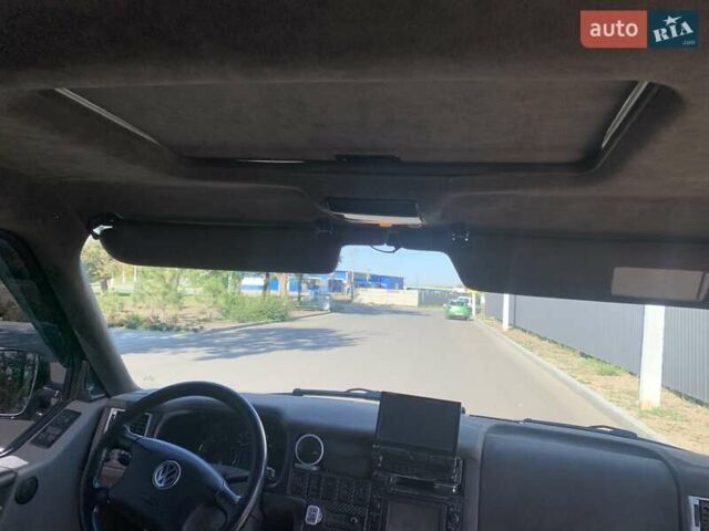 Сірий Фольксваген Мультиван, об'ємом двигуна 2.46 л та пробігом 210 тис. км за 13700 $, фото 20 на Automoto.ua