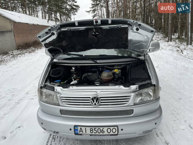 Сірий Фольксваген Мультиван, об'ємом двигуна 2.5 л та пробігом 420 тис. км за 9850 $, фото 31 на Automoto.ua