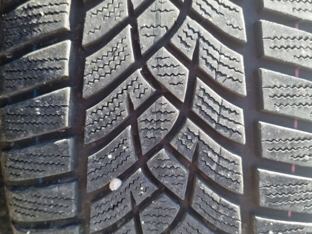 Серый Фольксваген Мультиван, объемом двигателя 2.5 л и пробегом 299 тыс. км за 11763 $, фото 8 на Automoto.ua