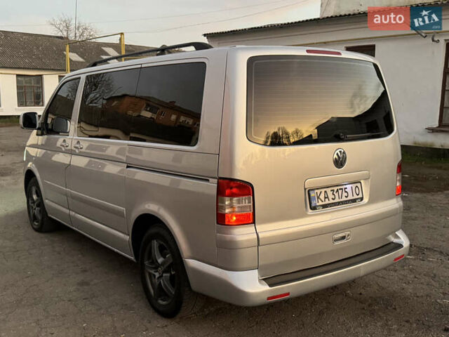 Сірий Фольксваген Мультиван, об'ємом двигуна 2.5 л та пробігом 290 тис. км за 8950 $, фото 2 на Automoto.ua