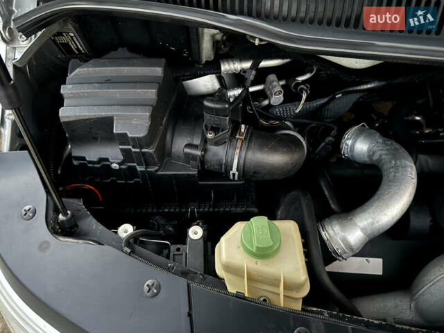 Сірий Фольксваген Мультиван, об'ємом двигуна 2.5 л та пробігом 290 тис. км за 8950 $, фото 50 на Automoto.ua