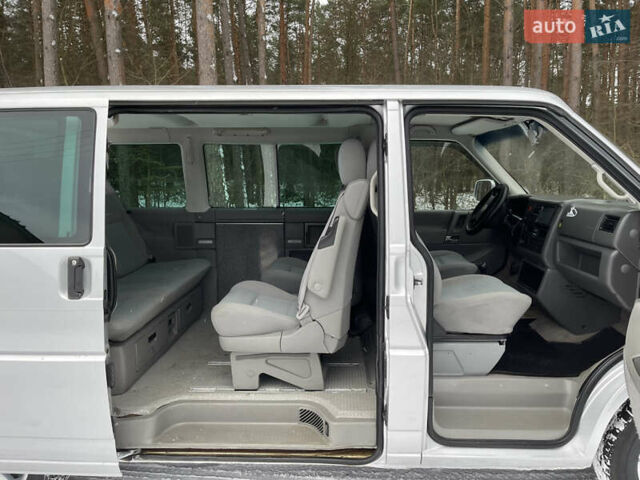 Сірий Фольксваген Мультиван, об'ємом двигуна 2.5 л та пробігом 420 тис. км за 9850 $, фото 70 на Automoto.ua