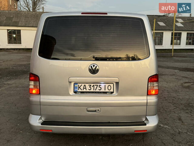Сірий Фольксваген Мультиван, об'ємом двигуна 2.5 л та пробігом 290 тис. км за 8950 $, фото 3 на Automoto.ua