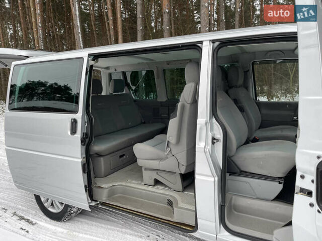 Сірий Фольксваген Мультиван, об'ємом двигуна 2.5 л та пробігом 420 тис. км за 9850 $, фото 14 на Automoto.ua