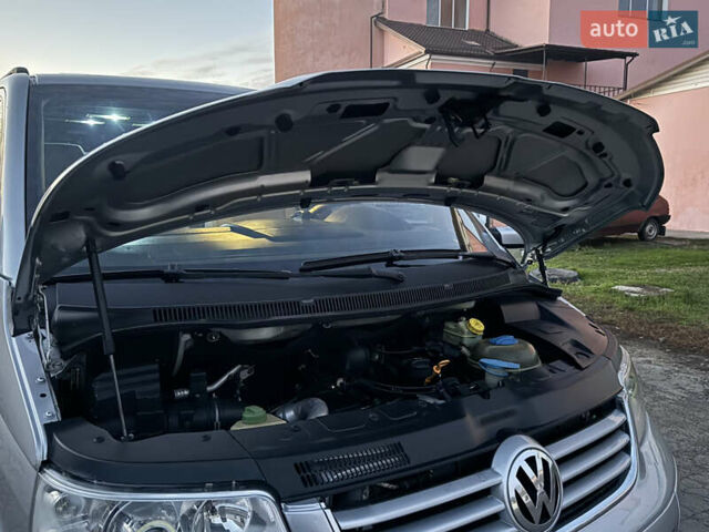 Сірий Фольксваген Мультиван, об'ємом двигуна 2.5 л та пробігом 290 тис. км за 8950 $, фото 46 на Automoto.ua