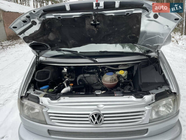 Сірий Фольксваген Мультиван, об'ємом двигуна 2.5 л та пробігом 420 тис. км за 9850 $, фото 32 на Automoto.ua