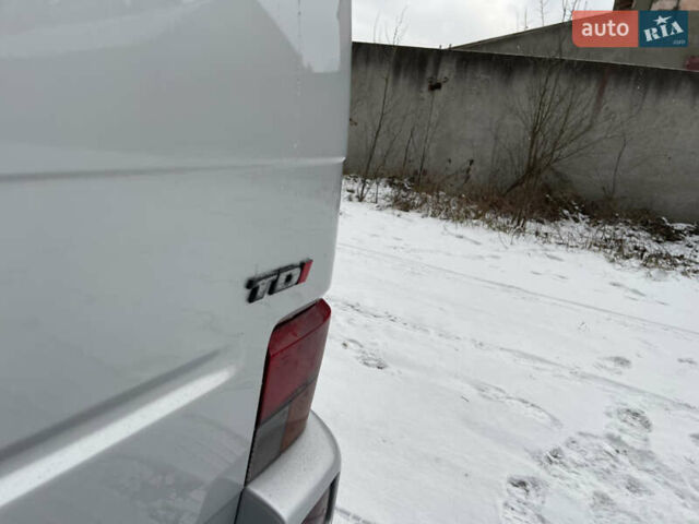 Сірий Фольксваген Мультиван, об'ємом двигуна 2.5 л та пробігом 420 тис. км за 9850 $, фото 68 на Automoto.ua