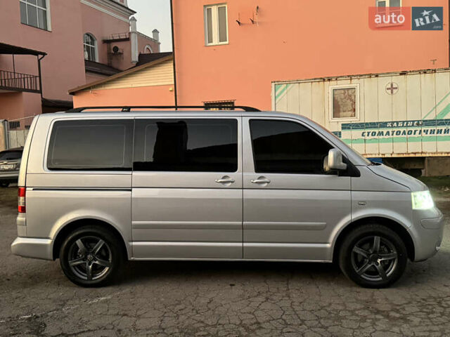 Сірий Фольксваген Мультиван, об'ємом двигуна 2.5 л та пробігом 290 тис. км за 8950 $, фото 5 на Automoto.ua
