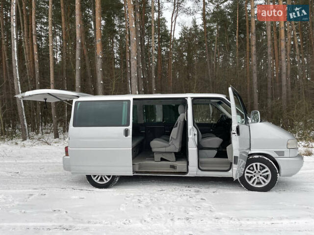 Сірий Фольксваген Мультиван, об'ємом двигуна 2.5 л та пробігом 420 тис. км за 9850 $, фото 24 на Automoto.ua